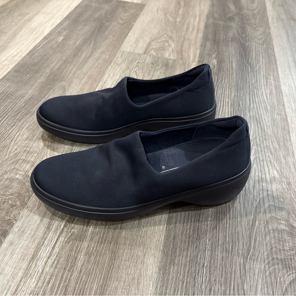 ECCO Gore-Tex Ladies Size 41 Dark Navy Blue Slip On Casual Shoes Comfort Danish